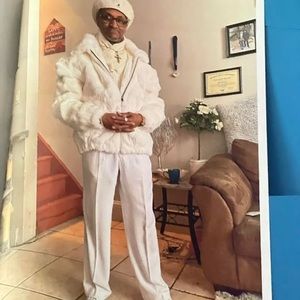 Meet your Posher, Jonathan